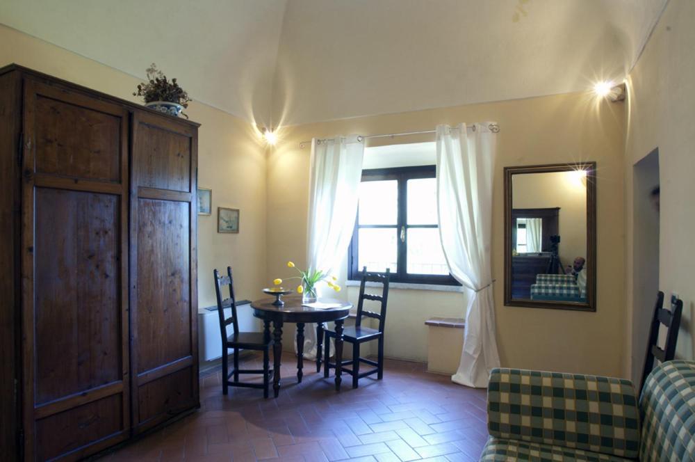 Agriturismo Corte Virgiliana 维尔吉利奥 客房 照片