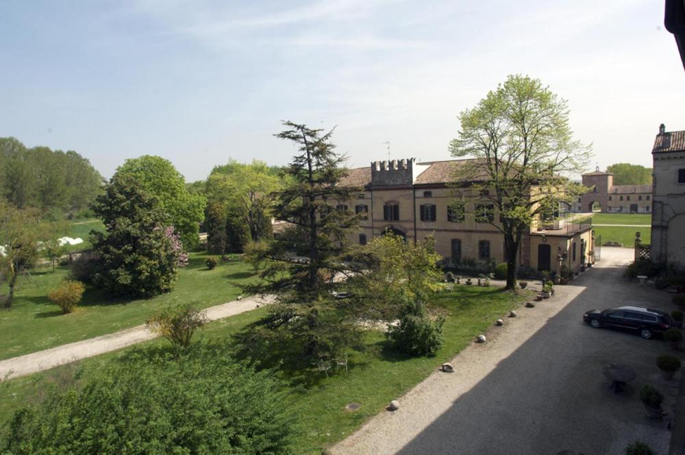 Agriturismo Corte Virgiliana 维尔吉利奥 外观 照片
