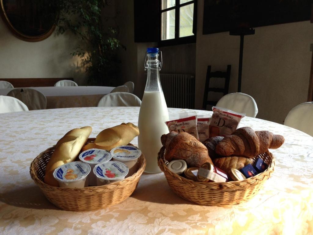 Agriturismo Corte Virgiliana 维尔吉利奥 客房 照片